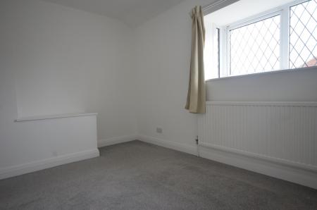 3 bedroom Semi-detached house to let in Collingwood Crescent, Laceby Acres, Grimsby, DN34