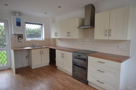 3 bedroom Semi-detached house to let in Collingwood Crescent, Laceby Acres, Grimsby, DN34