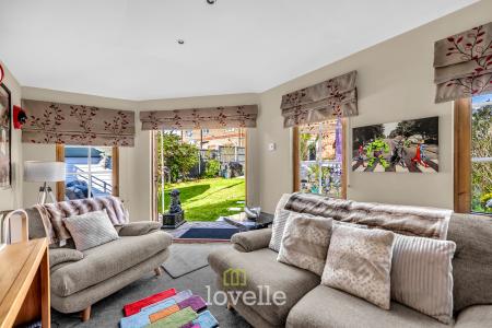 4 bedroom Detached house for sale in Cowslip Court, Healing, DN41