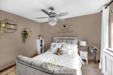 4 bedroom Detached house for sale in Cowslip Court, Healing, DN41