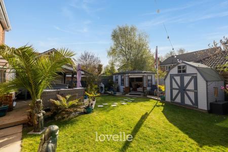 4 bedroom Detached house for sale in Cowslip Court, Healing, DN41