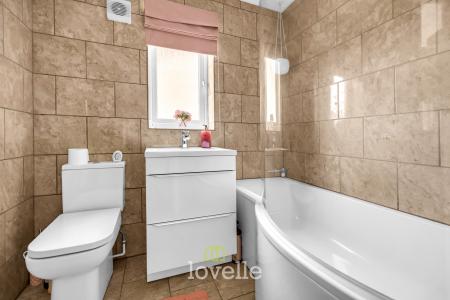 4 bedroom Detached house for sale in Cowslip Court, Healing, DN41