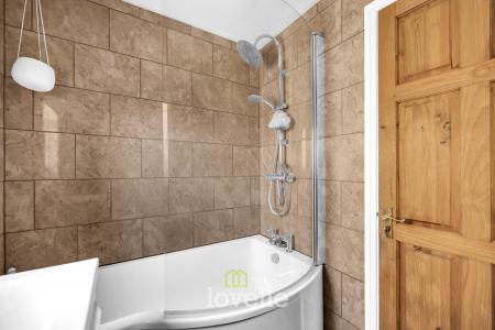 4 bedroom Detached house for sale in Cowslip Court, Healing, DN41