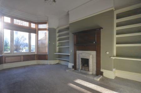 4 bedroom Town house to let in Abbey Road, Grimsby, DN32