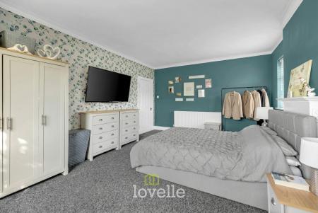 4 bedroom Detached house for sale in Weelsby Road, Grimsby, DN32