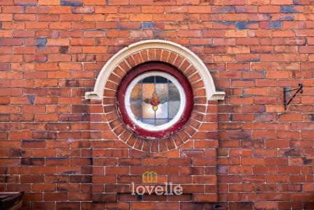 4 bedroom Detached house for sale in Weelsby Road, Grimsby, DN32