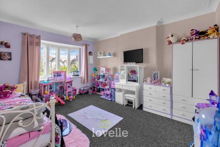 4 bedroom Detached house for sale in Weelsby Road, Grimsby, DN32