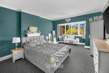 4 bedroom Detached house for sale in Weelsby Road, Grimsby, DN32