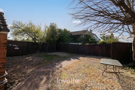 4 bedroom Detached house for sale in Weelsby Road, Grimsby, DN32