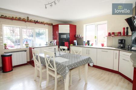 4 bedroom Semi-detached house for sale in Conisholme Road, North Somercotes, LN11