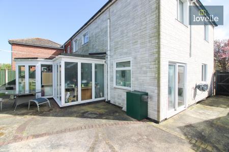 4 bedroom Semi-detached house for sale in Conisholme Road, North Somercotes, LN11