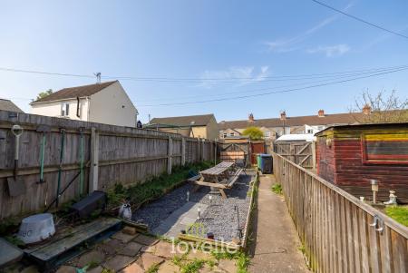 2 bedroom Terraced House for sale in Ladysmith Road, Grimsby, DN32