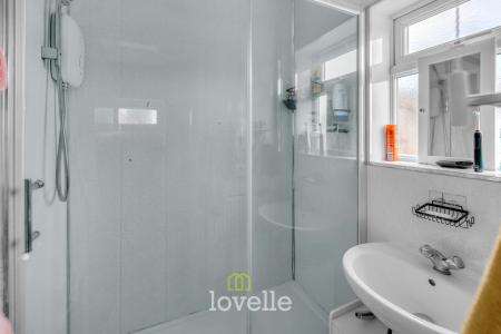 2 bedroom Terraced House for sale in Ladysmith Road, Grimsby, DN32