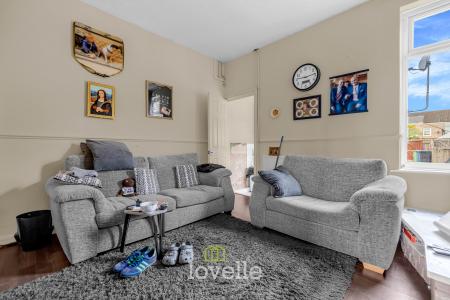 2 bedroom Terraced House for sale in Ladysmith Road, Grimsby, DN32