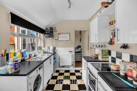 2 bedroom Terraced House for sale in Ladysmith Road, Grimsby, DN32
