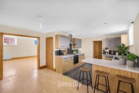 3 bedroom Semi-detached house for sale in Chapel Road, Habrough, DN40