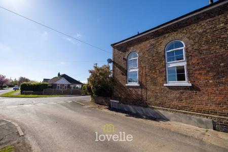 3 bedroom Semi-detached house for sale in Chapel Road, Habrough, DN40