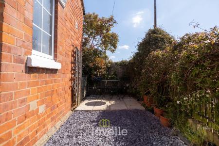 3 bedroom Semi-detached house for sale in Chapel Road, Habrough, DN40