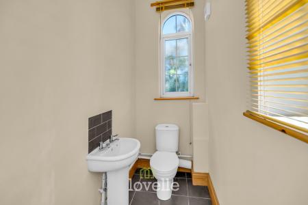 3 bedroom Semi-detached house for sale in Chapel Road, Habrough, DN40