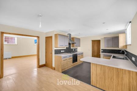 3 bedroom Semi-detached house for sale in Chapel Road, Habrough, DN40