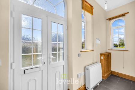 3 bedroom Semi-detached house for sale in Chapel Road, Habrough, DN40