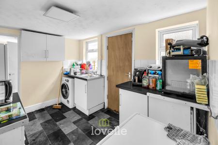 2 bedroom Terraced House for sale in Haycroft Street, Grimsby, DN31