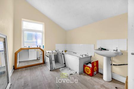 2 bedroom Terraced House for sale in Haycroft Street, Grimsby, DN31