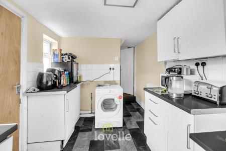 2 bedroom Terraced House for sale in Haycroft Street, Grimsby, DN31