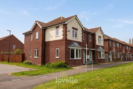 3 bedroom Semi-detached house for sale in Gervase Holles Way, Grimsby, DN33