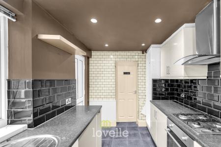 3 bedroom Terraced House for sale in Edward Street, Grimsby, DN32