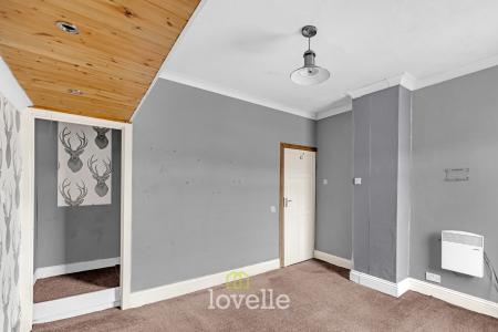 3 bedroom Terraced House for sale in Edward Street, Grimsby, DN32