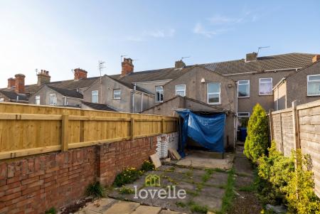 3 bedroom Terraced House for sale in Edward Street, Grimsby, DN32