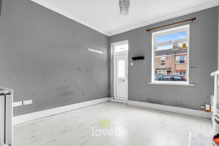 3 bedroom Terraced House for sale in Edward Street, Grimsby, DN32