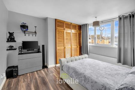 4 bedroom Semi-detached bungalow for sale in Caistor Road, Laceby, DN37