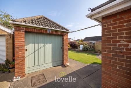 3 bedroom Semi-detached bungalow for sale in Eastbourne Way, Scartho, Grimsby, DN33