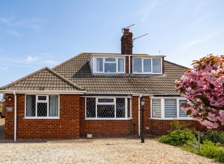 3 bedroom Semi-detached bungalow for sale in Eastbourne Way, Scartho, Grimsby, DN33
