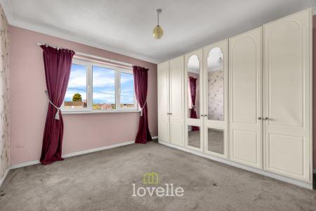 3 bedroom Terraced House for sale in Binbrook Way, Willows, Grimsby, DN37