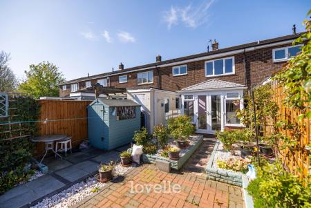 3 bedroom Terraced House for sale in Binbrook Way, Willows, Grimsby, DN37