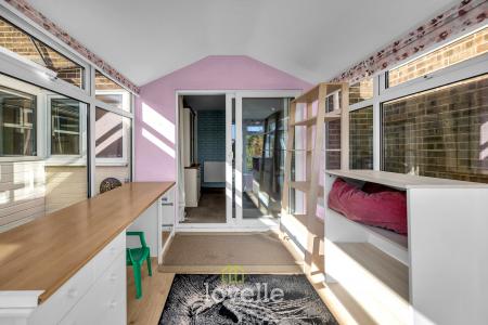 3 bedroom Terraced House for sale in Binbrook Way, Willows, Grimsby, DN37