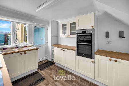 3 bedroom Terraced House for sale in Binbrook Way, Willows, Grimsby, DN37