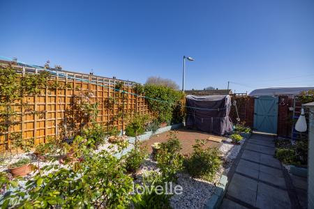 3 bedroom Terraced House for sale in Binbrook Way, Willows, Grimsby, DN37