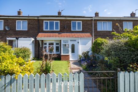 3 bedroom Terraced House for sale in Binbrook Way, Willows, Grimsby, DN37