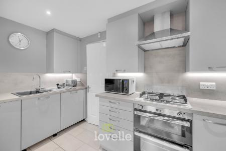 2 bedroom Semi-detached house for sale in Foxglove Gardens, Grimsby, DN34