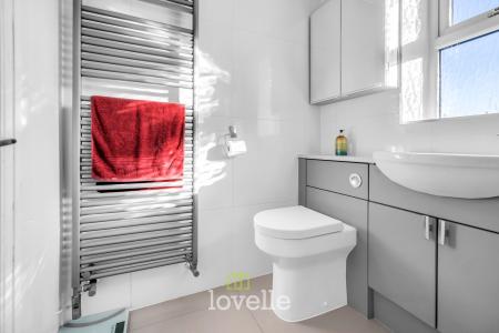 2 bedroom Semi-detached house for sale in Foxglove Gardens, Grimsby, DN34
