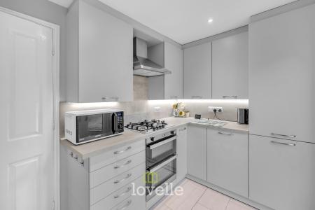 2 bedroom Semi-detached house for sale in Foxglove Gardens, Grimsby, DN34