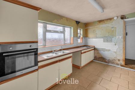 3 bedroom Terraced House for sale in Torrington Street, Grimsby, DN32