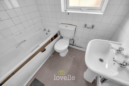 3 bedroom Terraced House for sale in Torrington Street, Grimsby, DN32