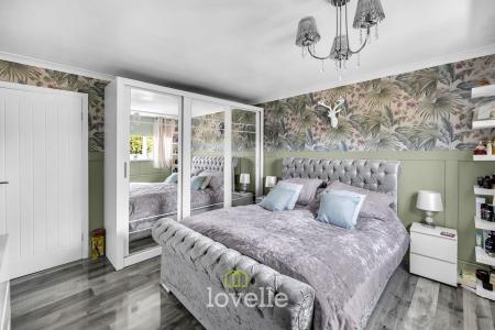 4 bedroom Detached house for sale in Chadwell Springs, Waltham, DN37