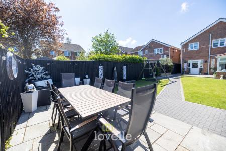 4 bedroom Detached house for sale in Chadwell Springs, Waltham, DN37