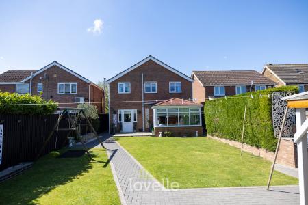 4 bedroom Detached house for sale in Chadwell Springs, Waltham, DN37